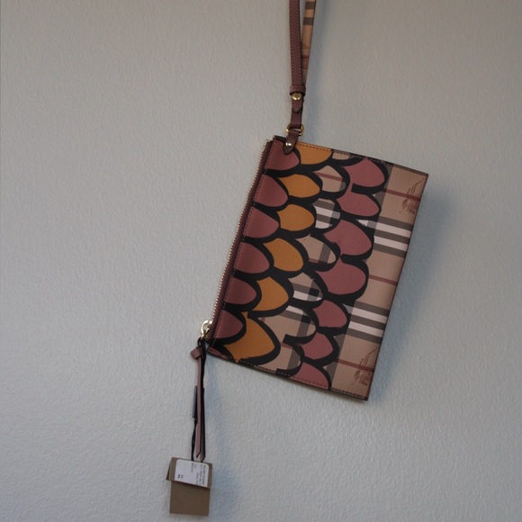 Burberry Limited Edition Heart Clutch – Plaid Logo Zip Pouch New With Tags - Picture 1 of 6